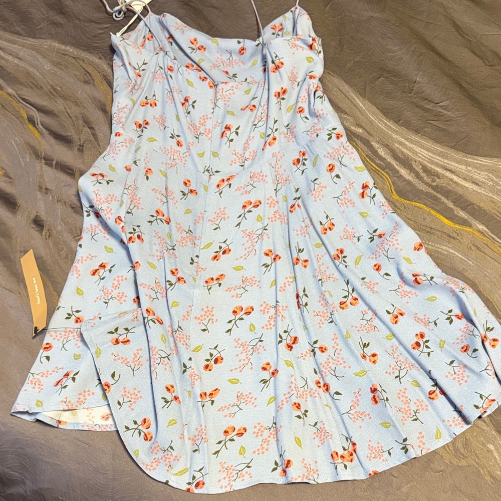 Reformation NWT dress size 8 - Picture 2 of 3